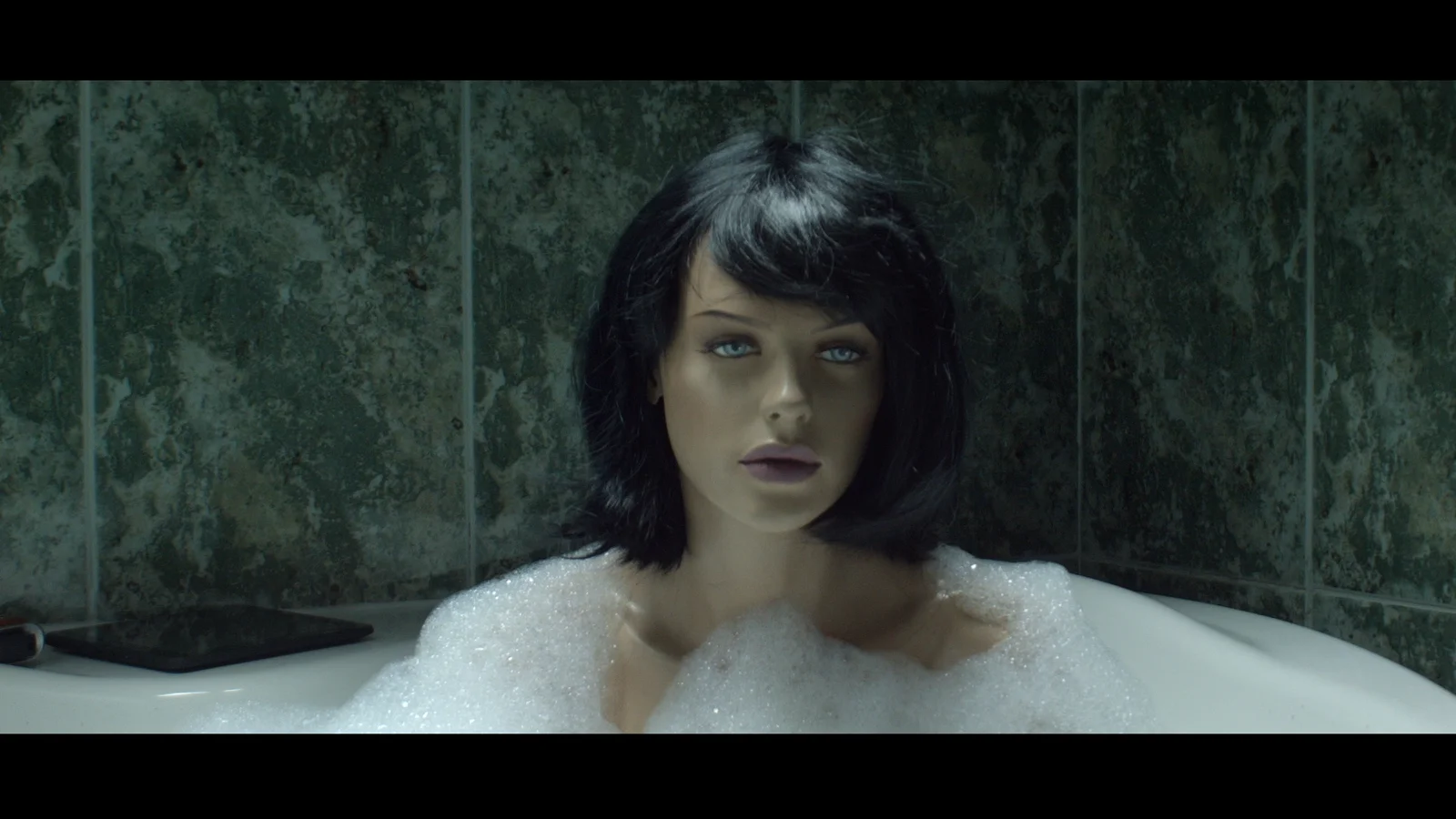 The Smile of the Mannequins