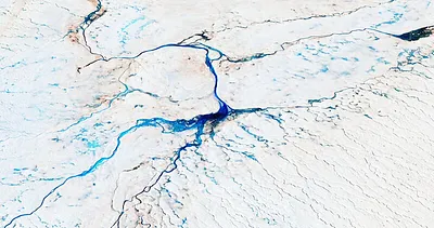 The Tragic Movement of the Spheres