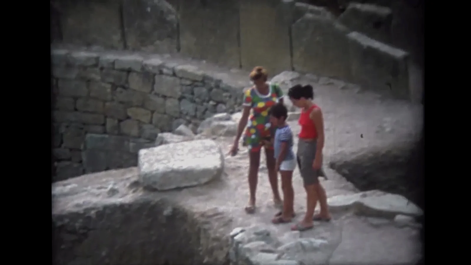 IDU DANI / UPLOADED MEMORIES